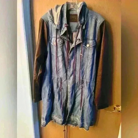 BlankNYC Jean Jacket with faux leather sleeves sz medium - Picture 1 of 5